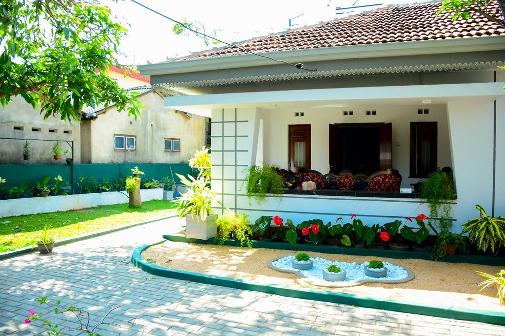Mama Beach Villa Негомбо Екстер'єр фото